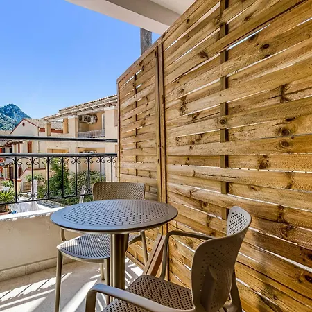Almyra & Hotel apartamentowy Agios Gordios (Corfu)