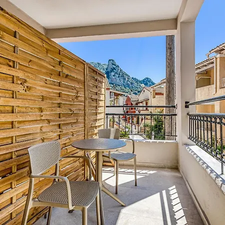 Almyra & Hotel apartamentowy 3*